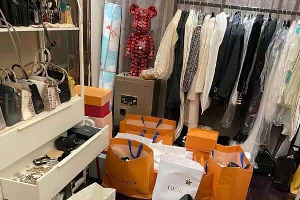 南京回收一线品牌衣服.jpg